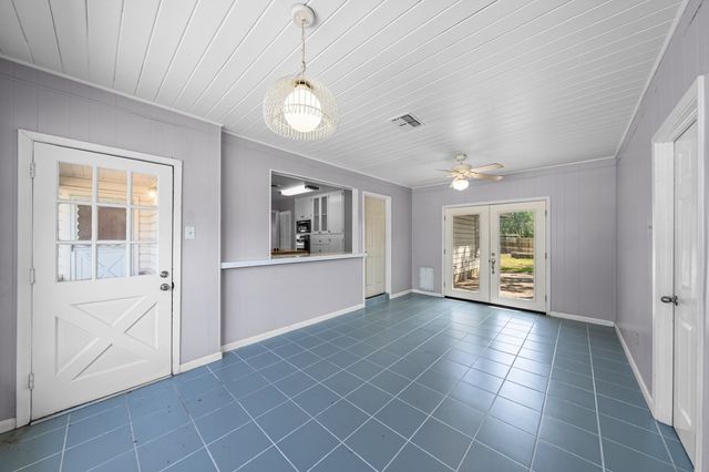 700 Lee St, Kerrville, TX 78028