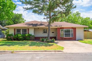 700 Lee St, Kerrville, TX 78028