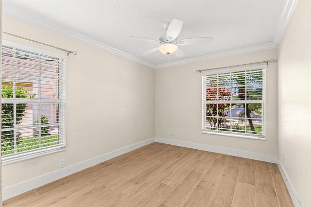 226 Moccasin Trail W, Jupiter, FL 33458