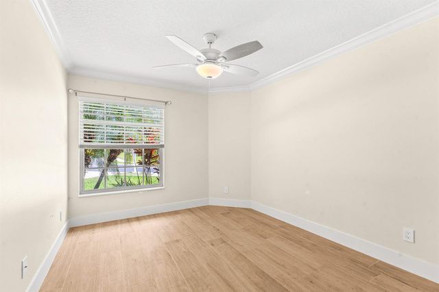 226 Moccasin Trail W, Jupiter, FL 33458