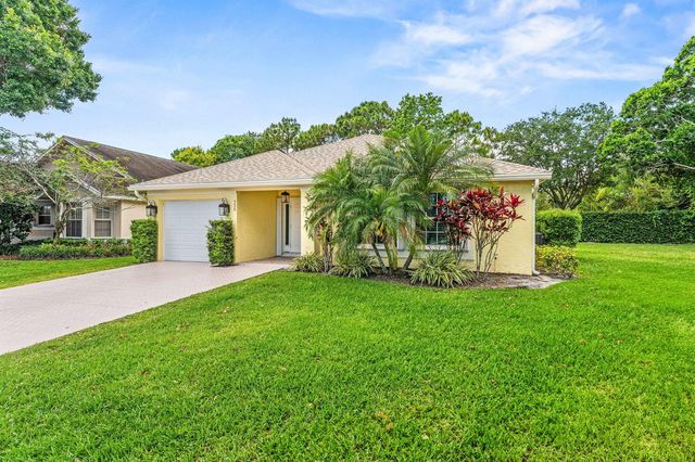 226 Moccasin Trail W, Jupiter, FL 33458