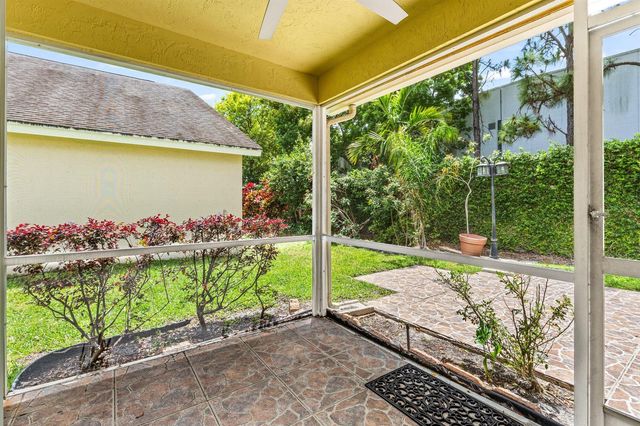 226 Moccasin Trail W, Jupiter, FL 33458
