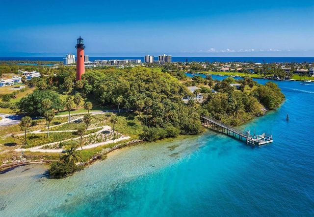 226 Moccasin Trail W, Jupiter, FL 33458