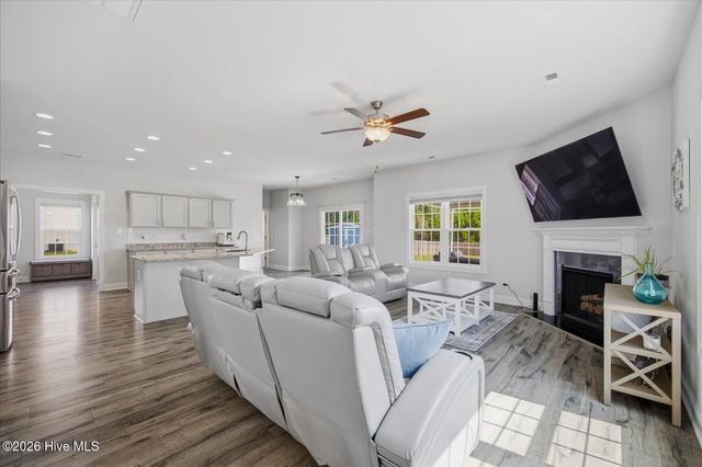 102 N Ardsley Lane, Rocky Point, NC 28457