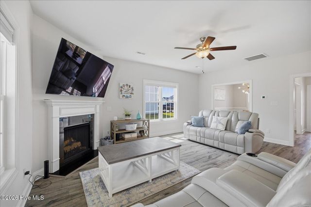 102 N Ardsley Lane, Rocky Point, NC 28457