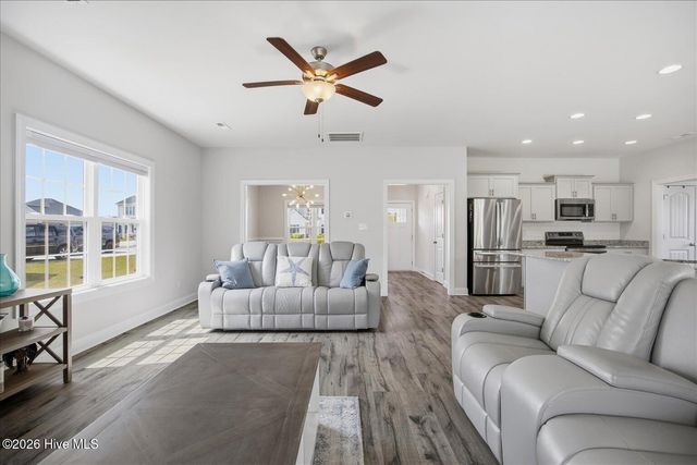 102 N Ardsley Lane, Rocky Point, NC 28457