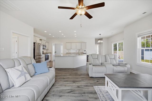 102 N Ardsley Lane, Rocky Point, NC 28457