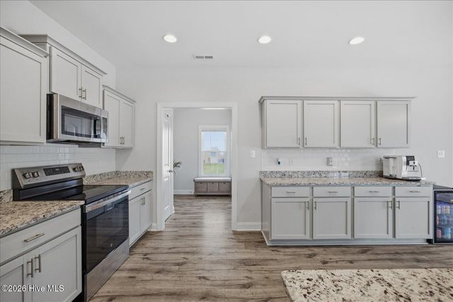 102 N Ardsley Lane, Rocky Point, NC 28457