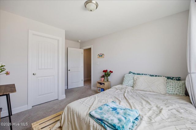 102 N Ardsley Lane, Rocky Point, NC 28457