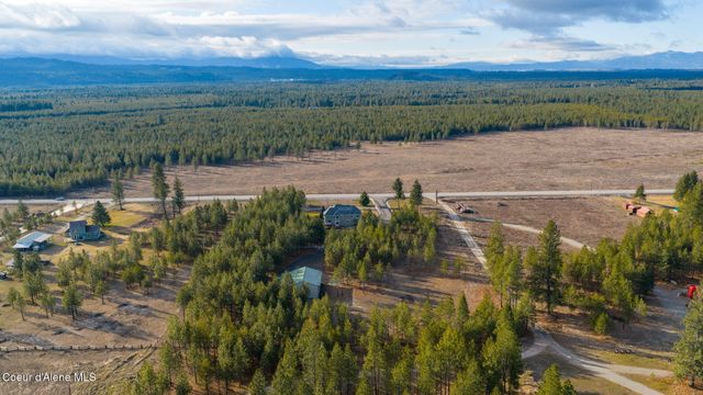 2019 E Brunner RD, Athol, ID 83801