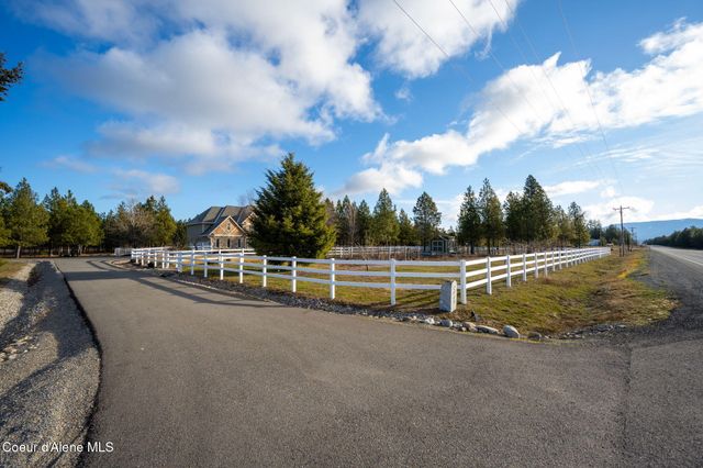 2019 E Brunner RD, Athol, ID 83801