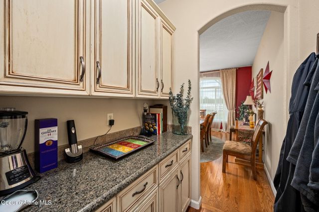 2019 E Brunner RD, Athol, ID 83801