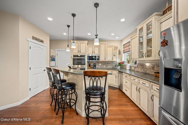 2019 E Brunner RD, Athol, ID 83801