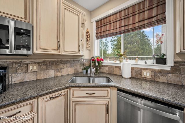 2019 E Brunner RD, Athol, ID 83801