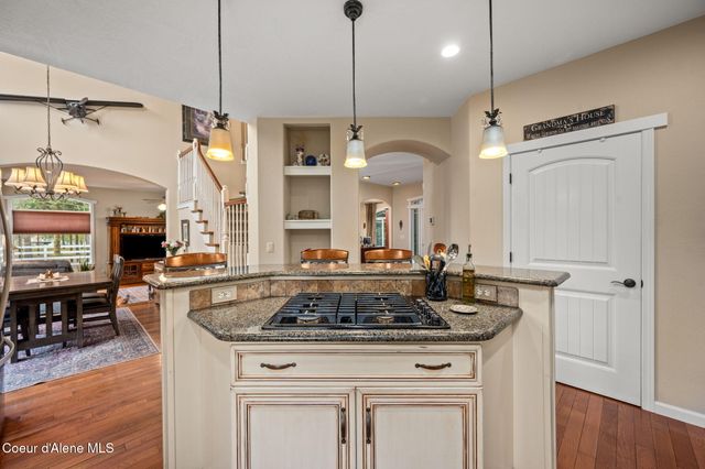 2019 E Brunner RD, Athol, ID 83801