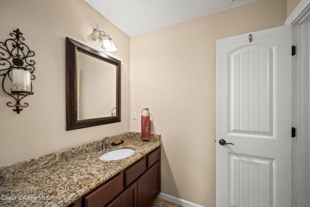 2019 E Brunner RD, Athol, ID 83801