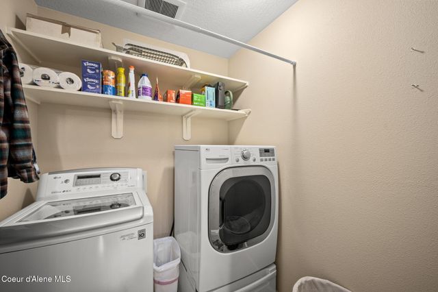 2019 E Brunner RD, Athol, ID 83801