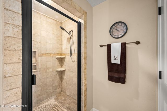 2019 E Brunner RD, Athol, ID 83801