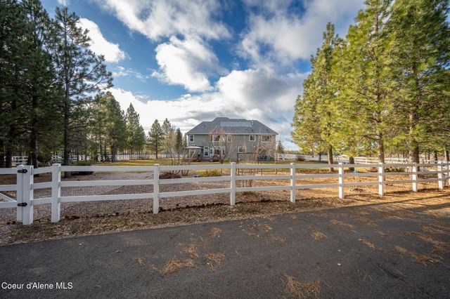 2019 E Brunner RD, Athol, ID 83801