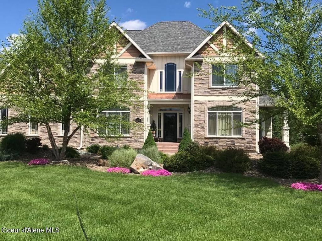 2019 E Brunner RD, Athol, ID 83801