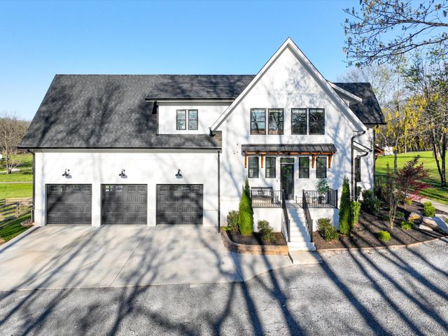 2760 Callis Rd, Lebanon, TN 37090