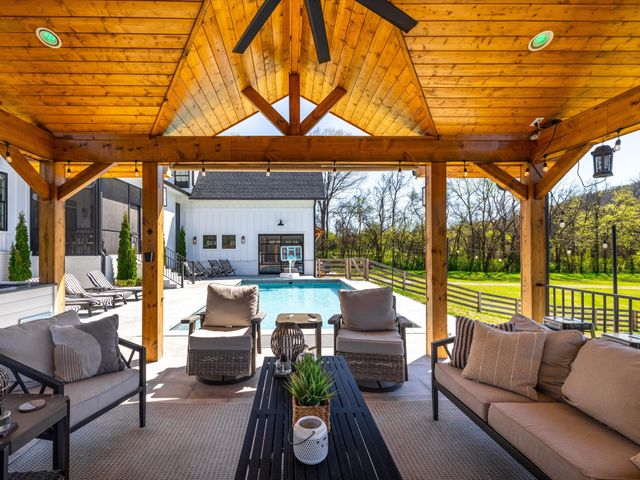 2760 Callis Rd, Lebanon, TN 37090