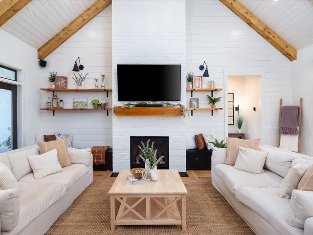 2760 Callis Rd, Lebanon, TN 37090