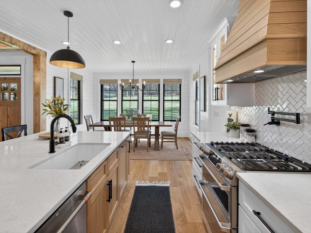 2760 Callis Rd, Lebanon, TN 37090