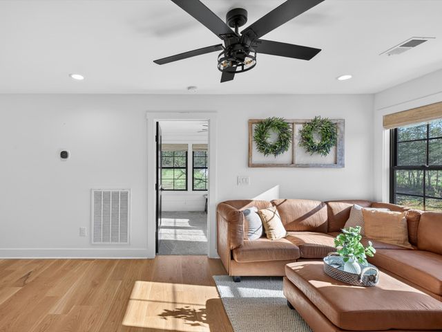 2760 Callis Rd, Lebanon, TN 37090