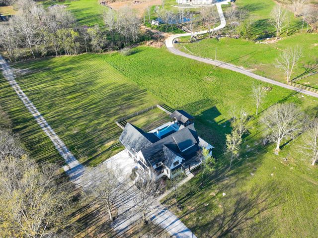2760 Callis Rd, Lebanon, TN 37090