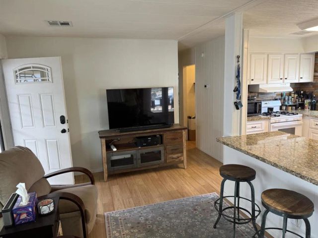 900 N Cleveland 3, Oceanside, CA 92054