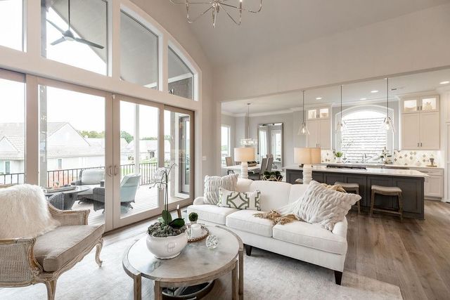 13705 W Guilford Road, Leawood, KS 66224