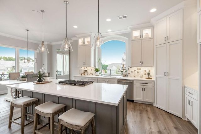 13705 W Guilford Road, Leawood, KS 66224