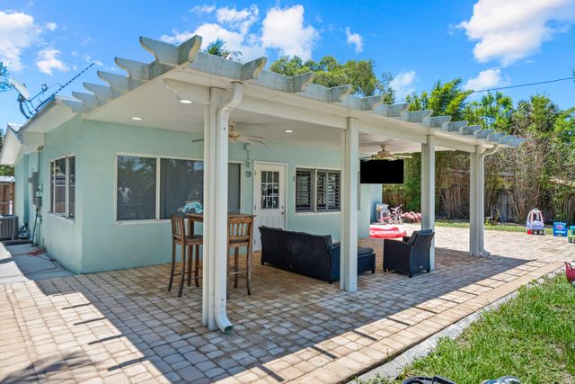 520 SE Dolphin Drive, Stuart, FL 34996
