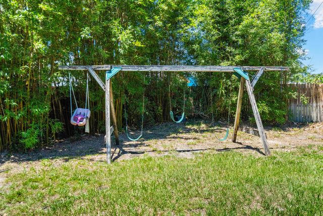 520 SE Dolphin Drive, Stuart, FL 34996