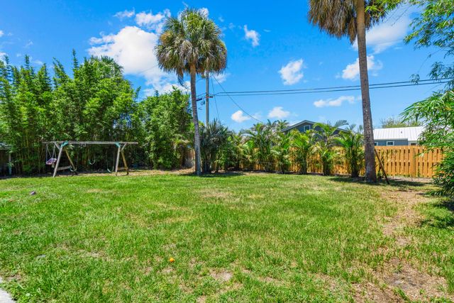 520 SE Dolphin Drive, Stuart, FL 34996