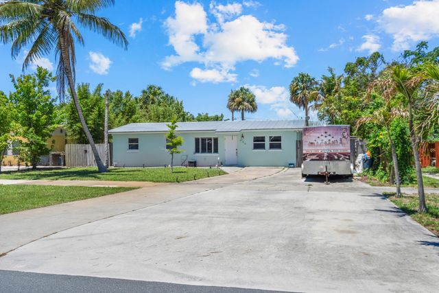 520 SE Dolphin Drive, Stuart, FL 34996