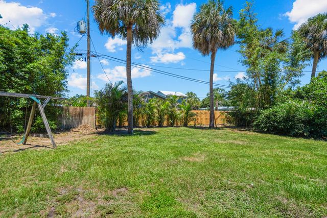 520 SE Dolphin Drive, Stuart, FL 34996