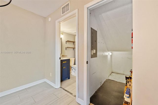 11875 SW 12th Pl, Davie, FL 33325