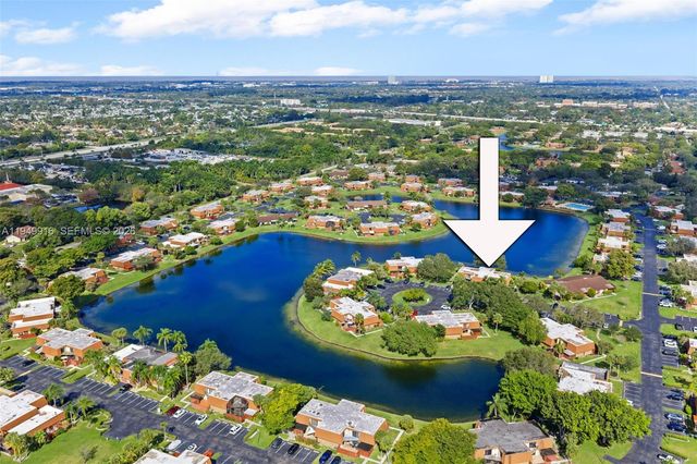 11875 SW 12th Pl, Davie, FL 33325