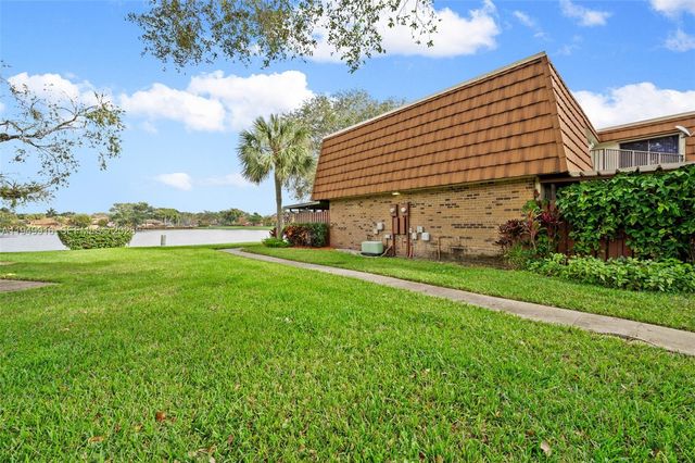 11875 SW 12th Pl, Davie, FL 33325