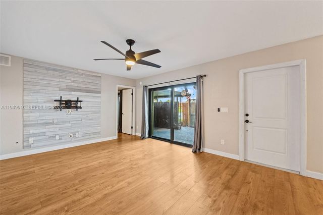 11875 SW 12th Pl, Davie, FL 33325