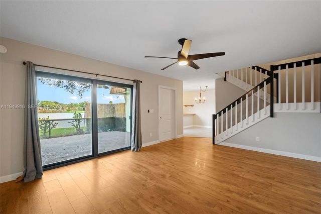 11875 SW 12th Pl, Davie, FL 33325