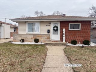 16229 Marshfield Avenue, Markham, IL 60428