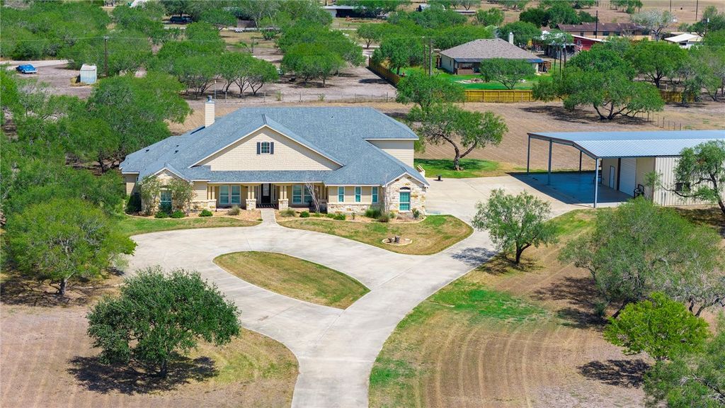 5332 Alegre Ln, Robstown, TX 78380