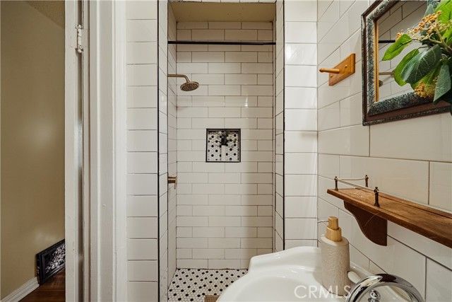 1209 S 9th Street, Alhambra, CA 91801