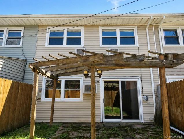 82 Vails Gate Heights Drive, New Windsor, NY 12553