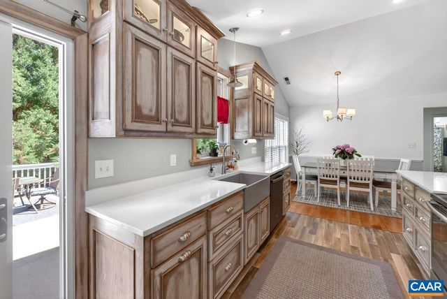 1045 WINTERGREEN LN, Charlottesville, VA 22903