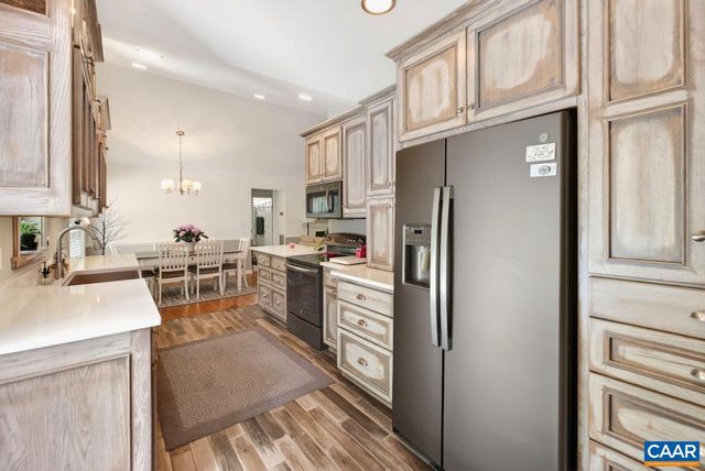 1045 WINTERGREEN LN, Charlottesville, VA 22903