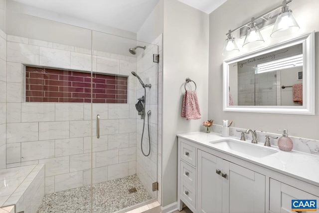 1045 WINTERGREEN LN, Charlottesville, VA 22903